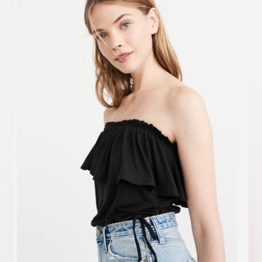 Abercrombie & Fitch Women's Black Crop-top
